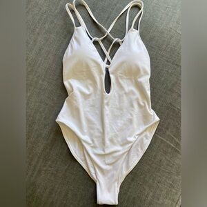 Peixoto One-Piece Swimsuit - Sexy & Comfy - White 🤍 End of summer deal!